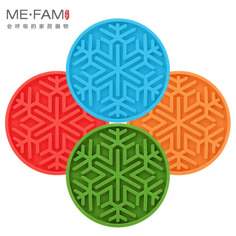 Thicken Table Protection Mug Mats Creative Snowflake Coaster Silicone Slip Insulation Cup Pad Christmas Home Decoration Set of 3
Thicken Table Protection Mug Mats Creative Snowflake Coaster Silicone Slip Insulation Cup Pad Christmas Home Decoration Set of 3