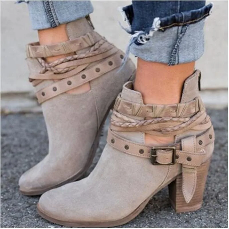 Retro British Women High Heels Solid Color Thick with Round Head Gladiator Shoes Fashion Lace-up Buckle Street Punk Women Shoes
Retro British Women High Heels Solid Color Thick with Round Head Gladiator Shoes Fashion Lace-up Buckle Street Punk Women Shoes