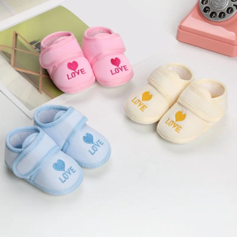 New Baby Cotton Non-slip Baby Toddler Shoes Heart-shaped Design Shoes Suitable for 0-2 Years Old Baby Adjustable Shoes 
New Baby Cotton Non-slip Baby Toddler Shoes Heart-shaped Design Shoes Suitable for 0-2 Years Old Baby Adjustable Shoes