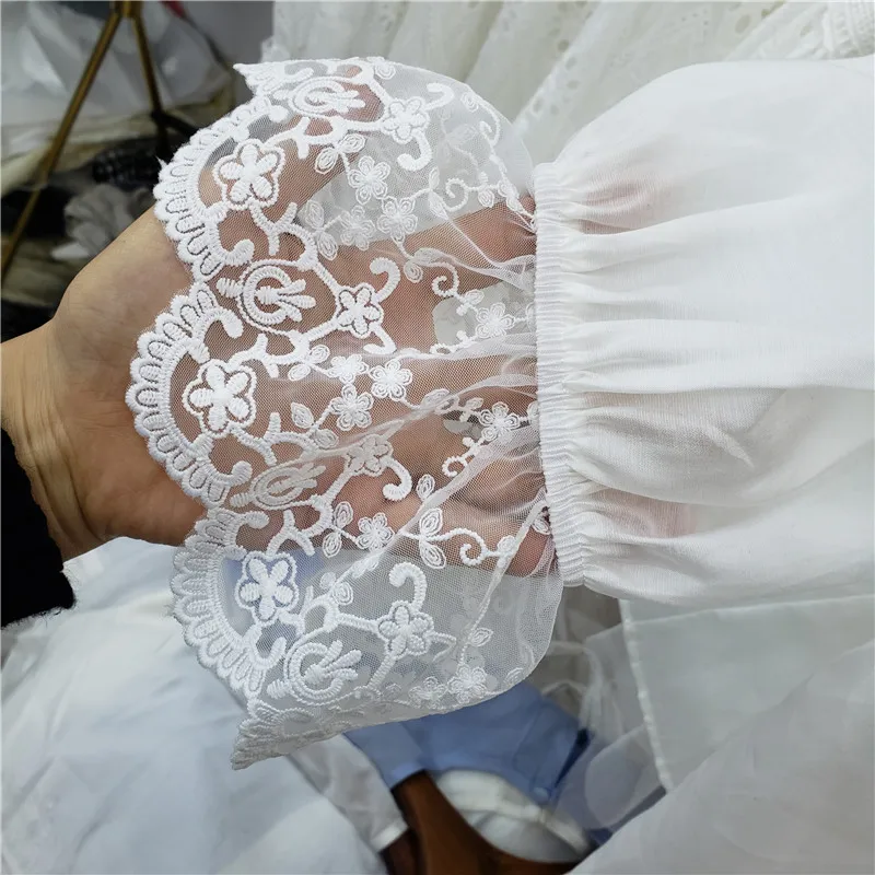 2020 fashion spring new European goods heavy industry nail drill white shirt ruffled doll shirt women's wild
2020 fashion spring new European goods heavy industry nail drill white shirt ruffled doll shirt women's wild