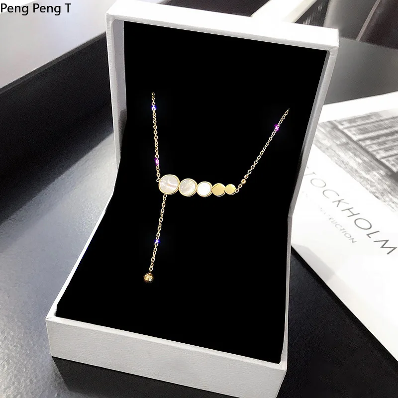 2021Gold disc Fritillaria Pendant Necklace Titanium steel design clavicle Necklace
2021Gold disc Fritillaria Pendant Necklace Titanium steel design clavicle Necklace
