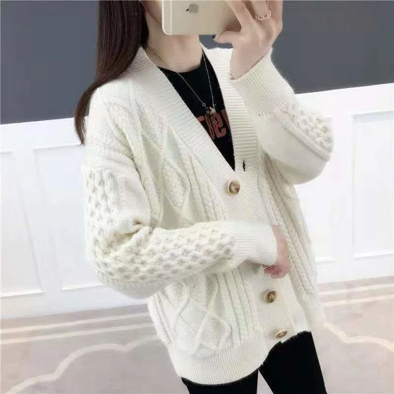 Korean Version Solid Color Knitting Pull Femme V Neck Long Sleeve Single-breasted Sweater 2021 Autumn Fashion Loose Cardigans
Korean Version Solid Color Knitting Pull Femme V Neck Long Sleeve Single-breasted Sweater 2021 Autumn Fashion Loose Cardigans
