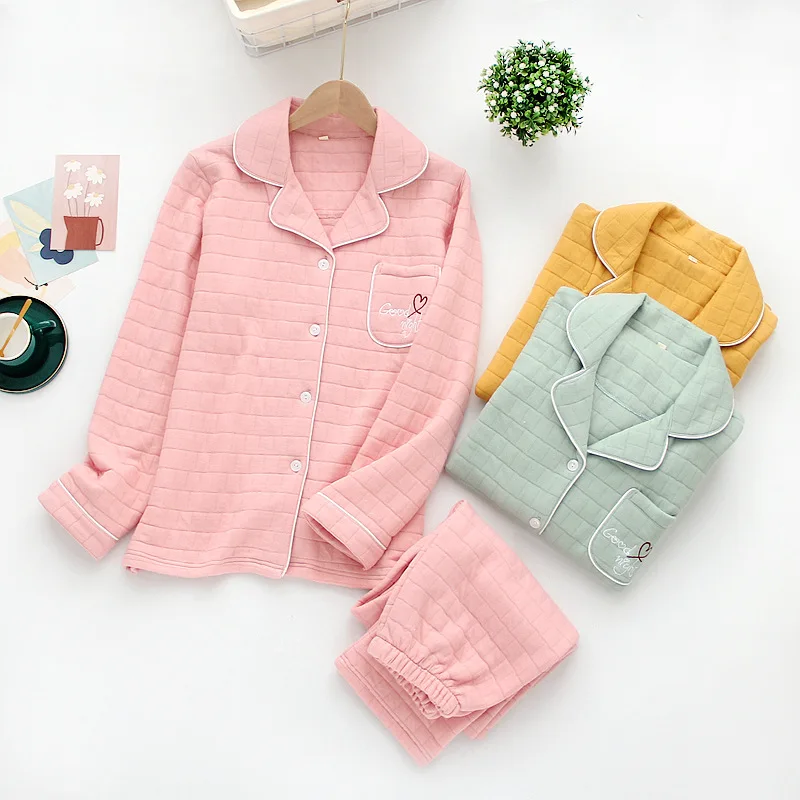 Japanese new style autumn and winter ladies warm pajamas simple large size air layer suit candy color home service set women
Japanese new style autumn and winter ladies warm pajamas simple large size air layer suit candy color home service set women
