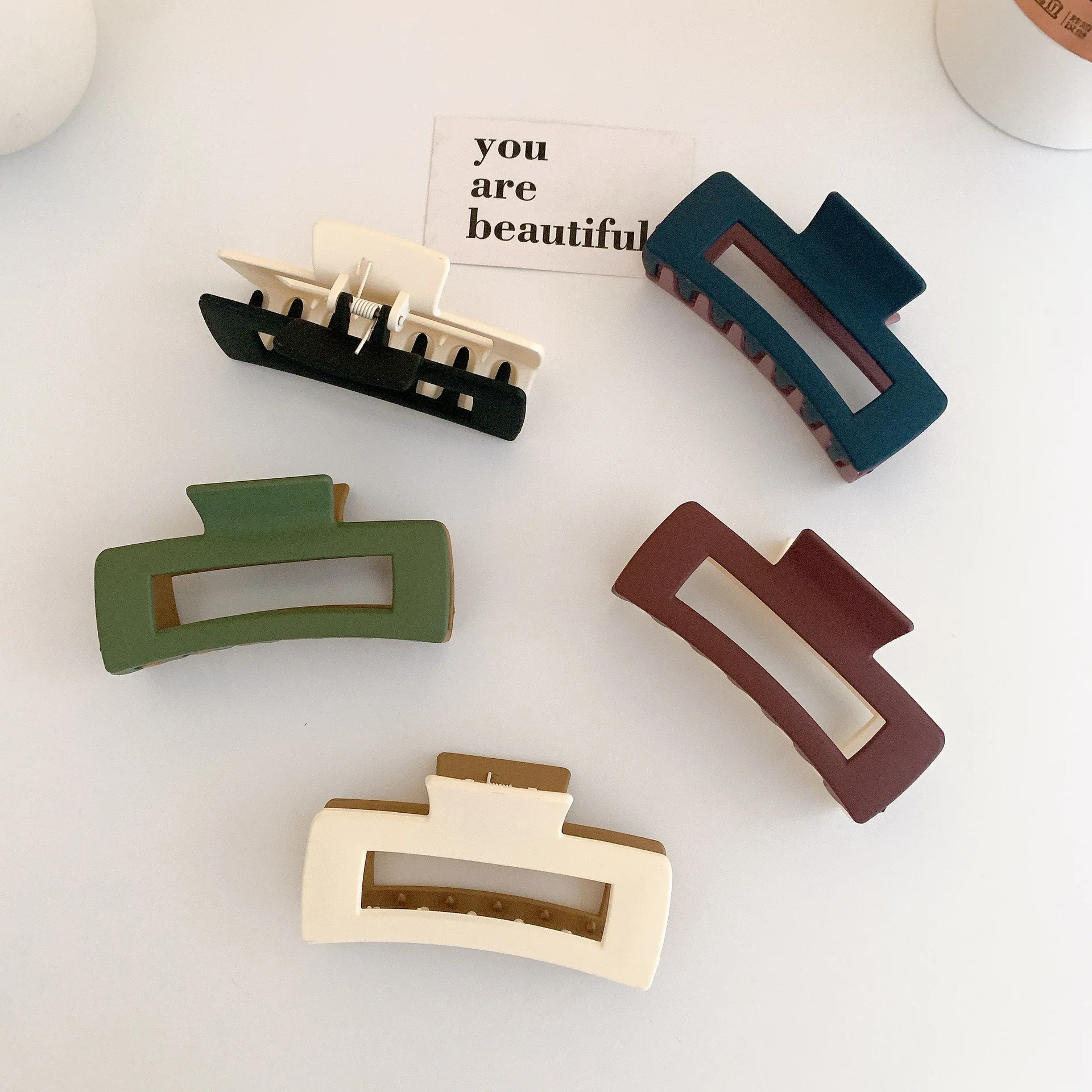New Arrival Matte Plastlic Double Color Hair Clip Oversized Grip Shark Clip For Women Girls Hair Accessories
New Arrival Matte Plastlic Double Color Hair Clip Oversized Grip Shark Clip For Women Girls Hair Accessories