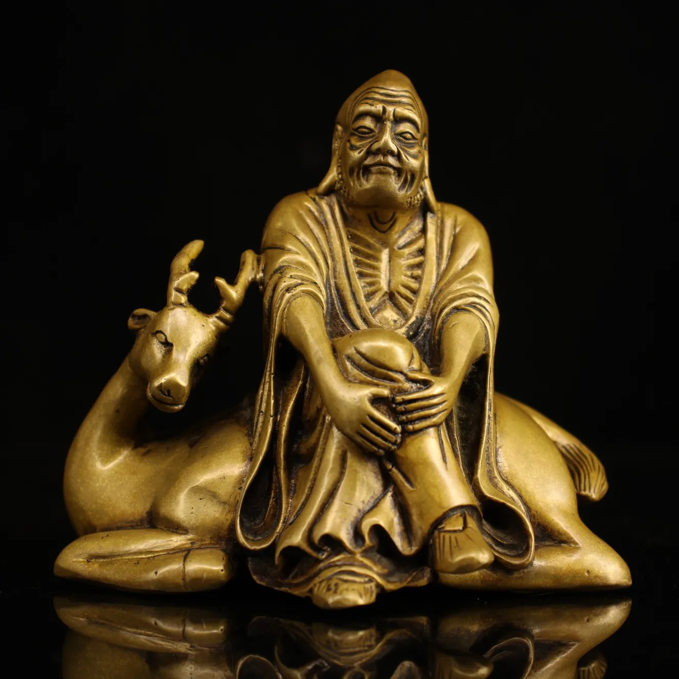 4"Chinese Folk Collection Old Bronze Dharma statue Sitting deer statue Lohan Office Ornaments Town House Exorcism
4"Chinese Folk Collection Old Bronze Dharma statue Sitting deer statue Lohan Office Ornaments Town House Exorcism