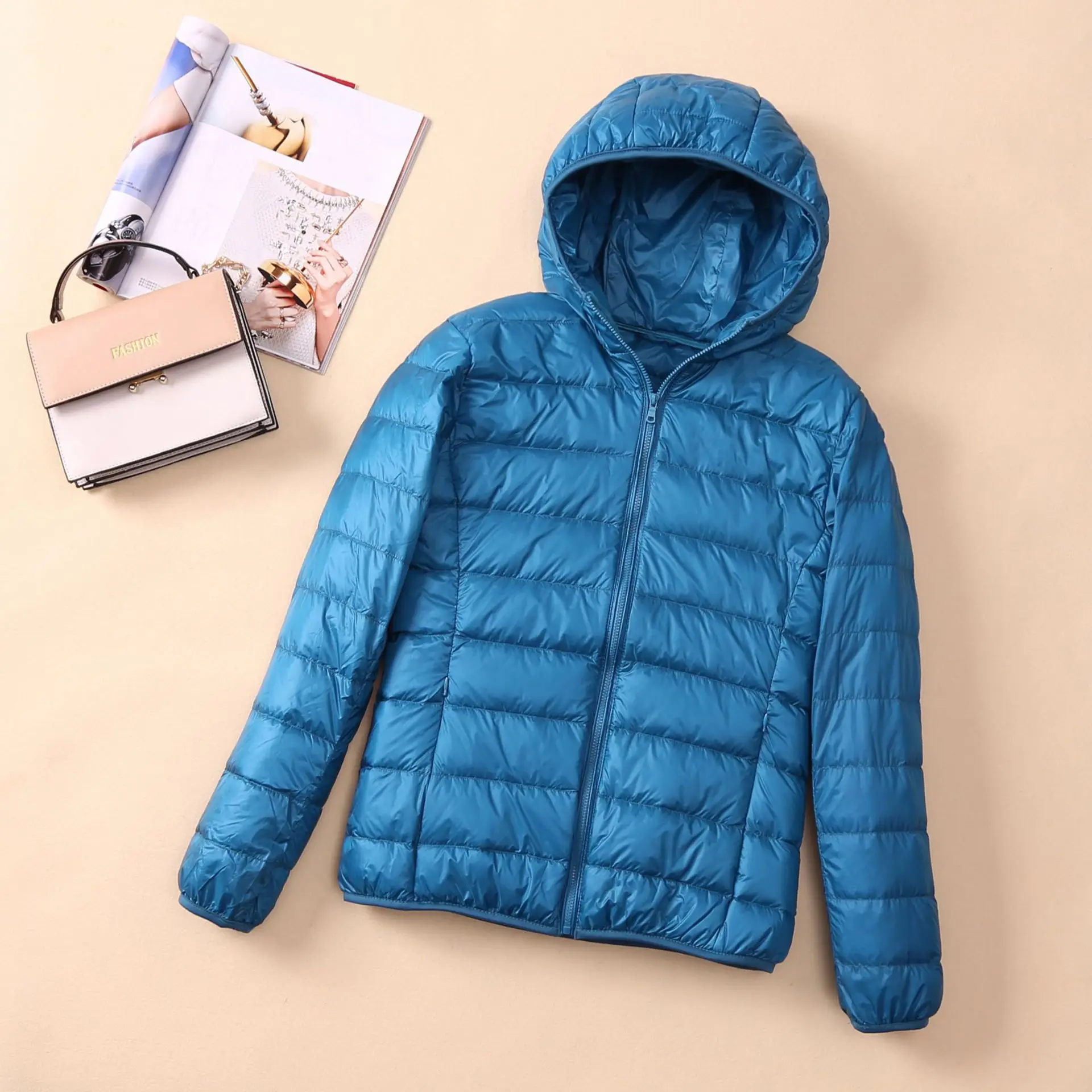 90% Ultra-light Plus Size Thin Down Jacket Women 2021 Autumn Winter Slim Short Hooded Warm White Duck Down Coat Women Outerwear
90% Ultra-light Plus Size Thin Down Jacket Women 2021 Autumn Winter Slim Short Hooded Warm White Duck Down Coat Women Outerwear