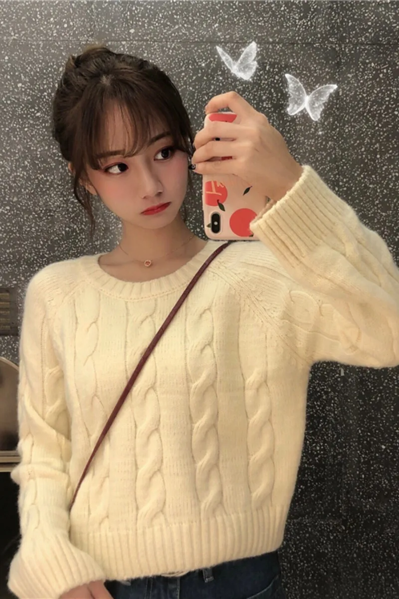 Autumn Winter Korean Chic Twist Sweaters Women Fashion Sweet O Neck Solid Color Lazy Wind Knitted Short Pullovers for Student
Autumn Winter Korean Chic Twist Sweaters Women Fashion Sweet O Neck Solid Color Lazy Wind Knitted Short Pullovers for Student