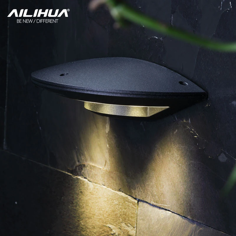 LED outdoor wall lamp waterproof gate lamp courtyard balcony terrace exterior wall lamp modern simple and creative outdoor lamp
LED outdoor wall lamp waterproof gate lamp courtyard balcony terrace exterior wall lamp modern simple and creative outdoor lamp