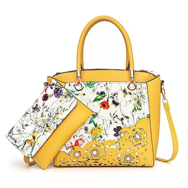 2021 Fashionable Women Hollow Flower Print Large-capacity Bag Personalized One-shoulder Messenger Bag Bolsas Femeninas De Couro
2021 Fashionable Women Hollow Flower Print Large-capacity Bag Personalized One-shoulder Messenger Bag Bolsas Femeninas De Couro