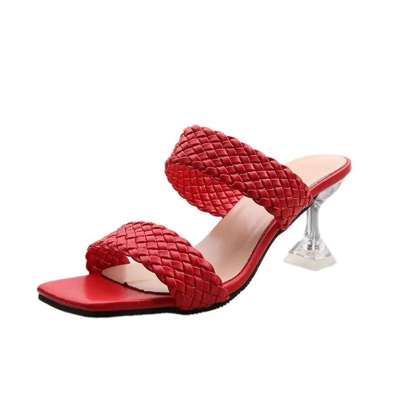 Rubber Flip Flops Female Shoes Thin Heels Heeled Mules Transparent Slippers Slides Big Size Hawaiian 2021 High Scandals PU Fabri
Rubber Flip Flops Female Shoes Thin Heels Heeled Mules Transparent Slippers Slides Big Size Hawaiian 2021 High Scandals PU Fabri