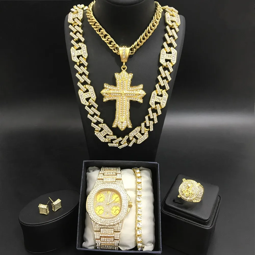 Роскошные мужские золотистые часы, ожерелье, браслет, кольцо и серьги, комплект из кубинской бижутерии со стразами в стиле хип-хоп для мужчи...
Роскошные мужские золотистые часы, ожерелье, браслет, кольцо и серьги, комплект из кубинской бижутерии со стразами в стиле хип-хоп для мужчи...