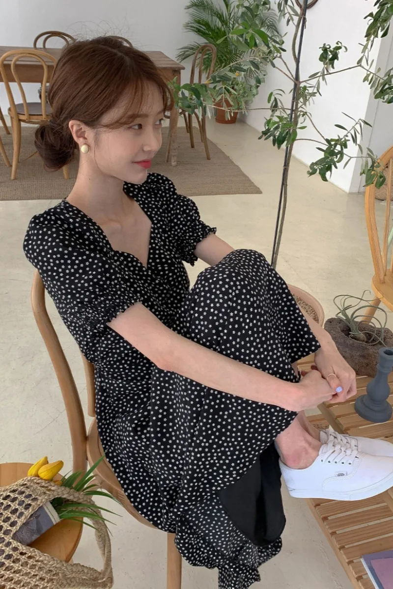 Women Dress Korean Fashion New Clothes Vintage Square Collar Lace Up Vestidos Slim Fit Print Lantern Sleeve Dresses LYQ1296 
Women Dress Korean Fashion New Clothes Vintage Square Collar Lace Up Vestidos Slim Fit Print Lantern Sleeve Dresses LYQ1296