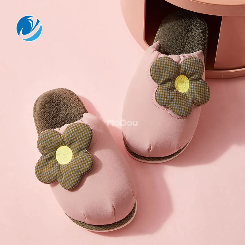 Mo Dou 2021 Autumn Winter New Fashion Beautiful Flower Women Slippers Down Cloth Waterproof Warm Fleece Cotton Shoes Home Soft
Mo Dou 2021 Autumn Winter New Fashion Beautiful Flower Women Slippers Down Cloth Waterproof Warm Fleece Cotton Shoes Home Soft