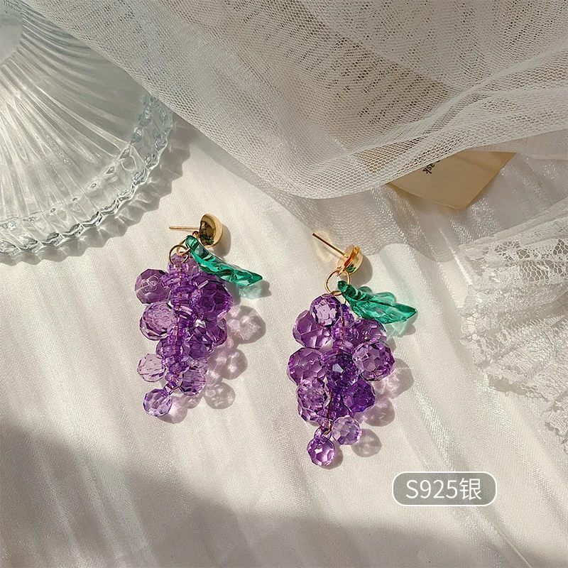 925silver needle Summer Small Fresh Purple Crystal Grape Pendant Earrings Korean Fashion Long Section Simple Fruit Women Jewelry
925silver needle Summer Small Fresh Purple Crystal Grape Pendant Earrings Korean Fashion Long Section Simple Fruit Women Jewelry