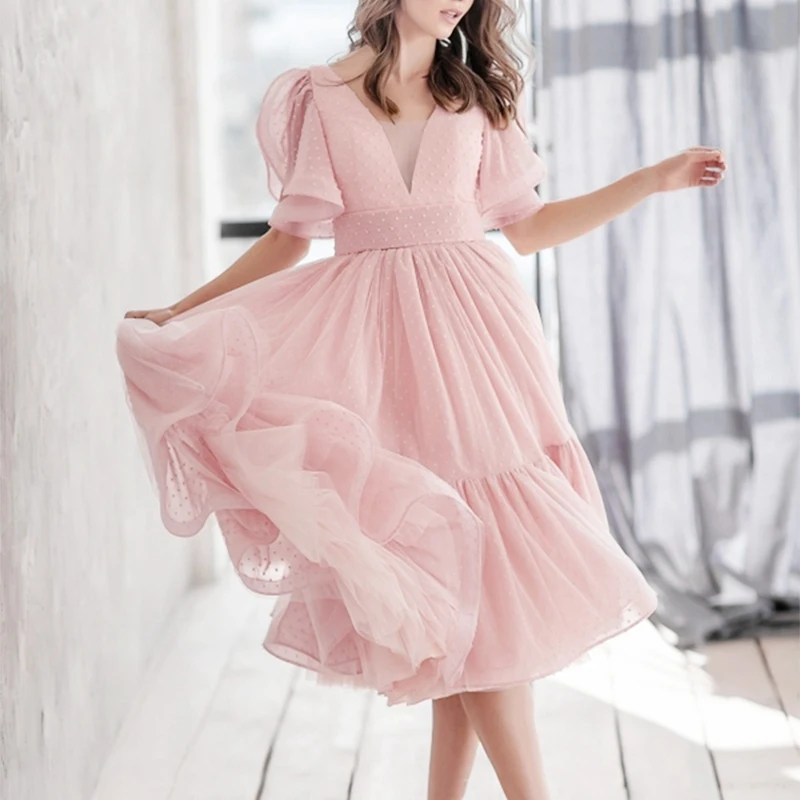 Женское мини-платье с коротким рукавом, повседневное свободное платье трапециевидной формы с V-образным вырезом и швейцарским цветочным пр...
Женское мини-платье с коротким рукавом, повседневное свободное платье трапециевидной формы с V-образным вырезом и швейцарским цветочным пр...