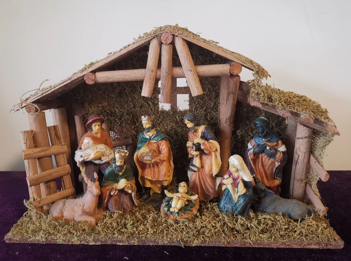 Handmade Wooden House Jesus Holy Infant Christmas Manger Group Christian Catholic Decoration Main Gift
Handmade Wooden House Jesus Holy Infant Christmas Manger Group Christian Catholic Decoration Main Gift