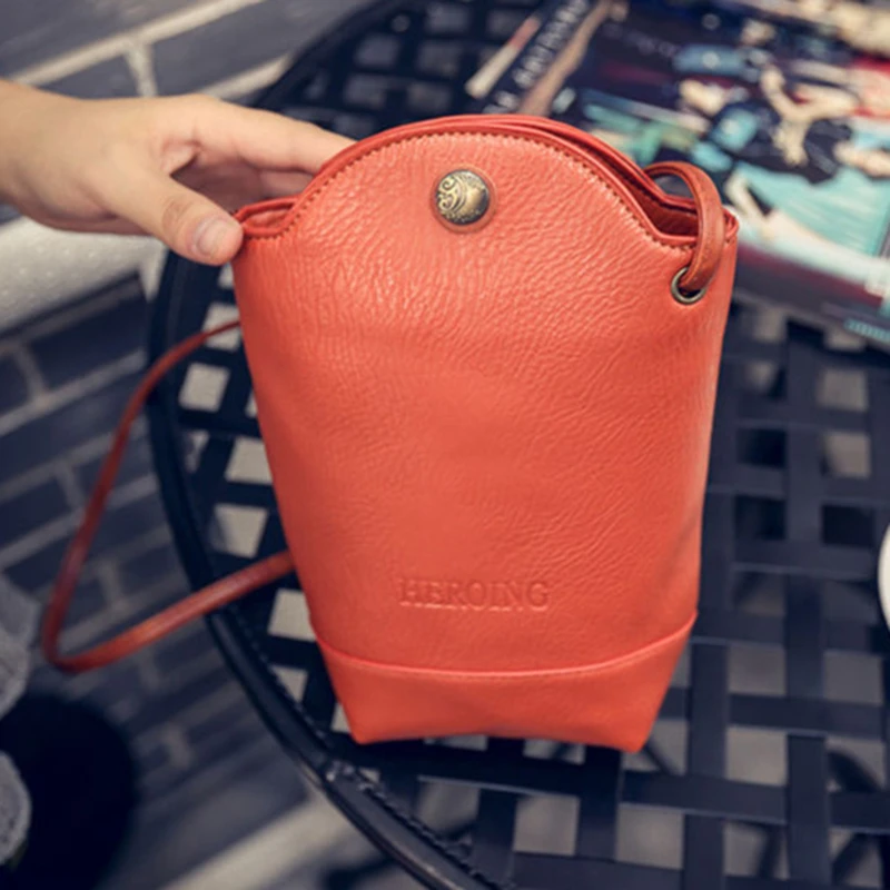 Ladies Small Bag Fashion Simple Solid Color Casual Shoulder Bag Practical Zipper multi-function Bag
Ladies Small Bag Fashion Simple Solid Color Casual Shoulder Bag Practical Zipper multi-function Bag