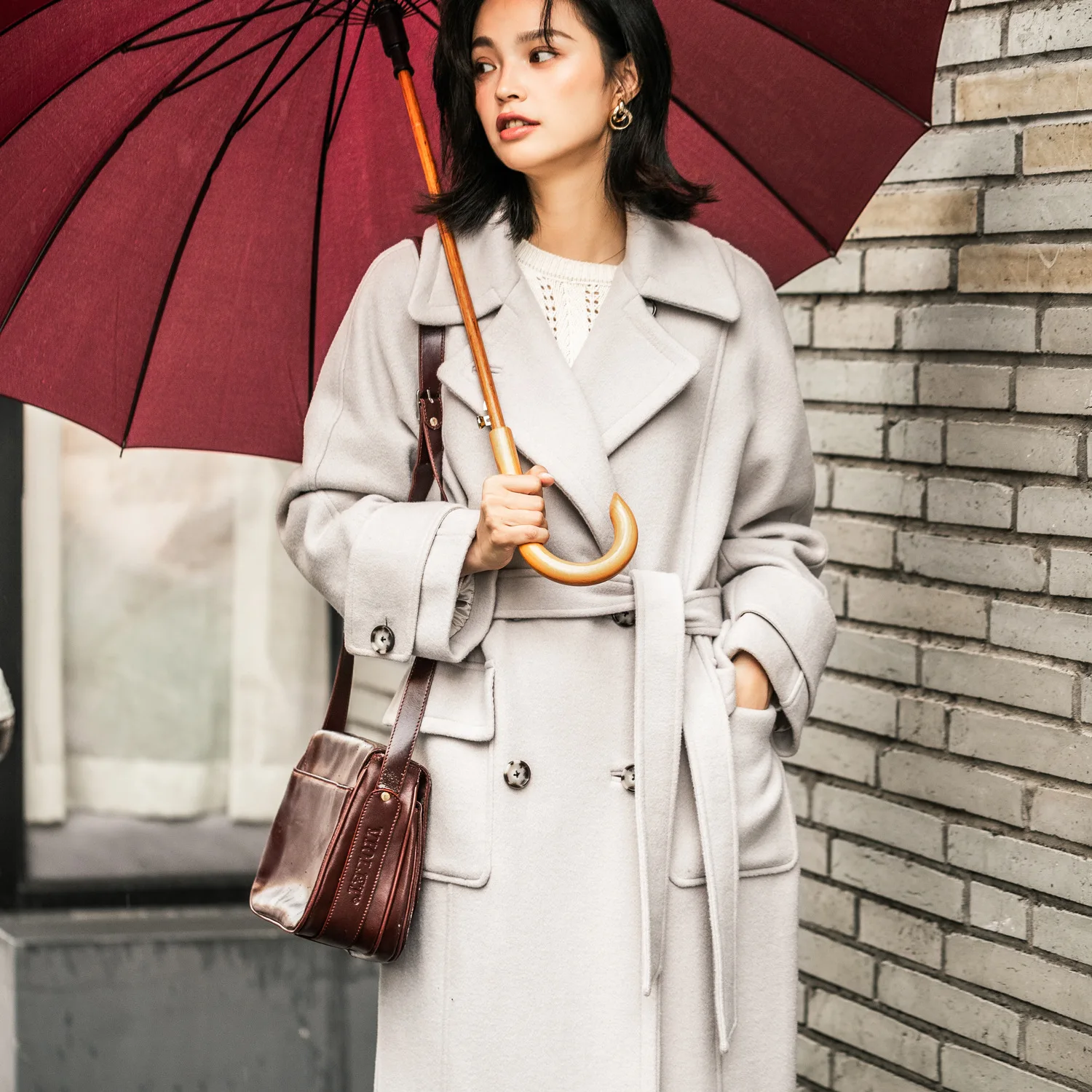 Women double sided light grey fashion wool cashmere overcoats winter woolen jackets high end long handmade outwear plus size
Women double sided light grey fashion wool cashmere overcoats winter woolen jackets high end long handmade outwear plus size