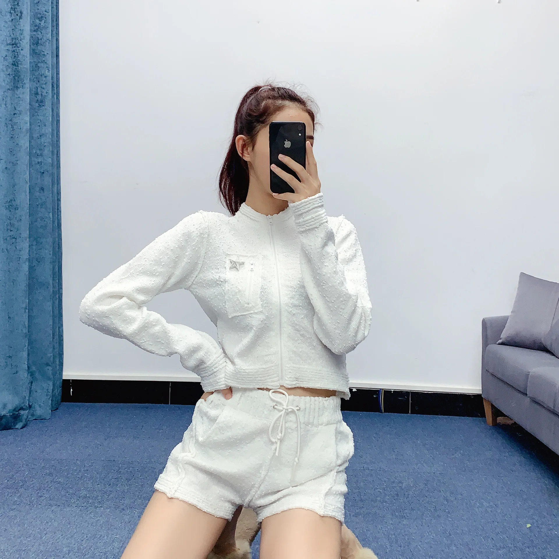 High Quality 2020 Pure White Women's Long Sleeve Casual Sports Style Fashion Sweater+ Shorts Knitting Set Pants Two-Piece Suit
High Quality 2020 Pure White Women's Long Sleeve Casual Sports Style Fashion Sweater+ Shorts Knitting Set Pants Two-Piece Suit