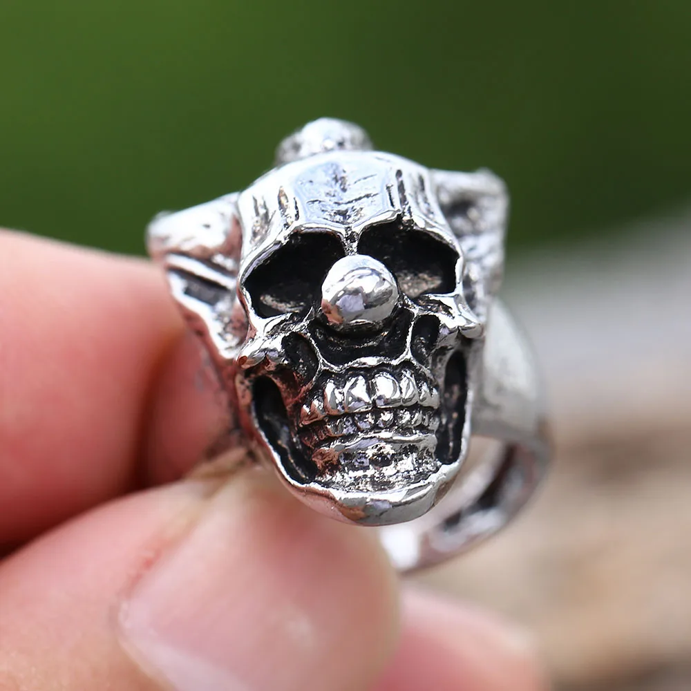 Coconal Gothic Style Punk Skull Clown Men's Ring Retro Fashion Trend Hip Hop Rock Style Party Popular Jewelry Creative Gift
Coconal Gothic Style Punk Skull Clown Men's Ring Retro Fashion Trend Hip Hop Rock Style Party Popular Jewelry Creative Gift