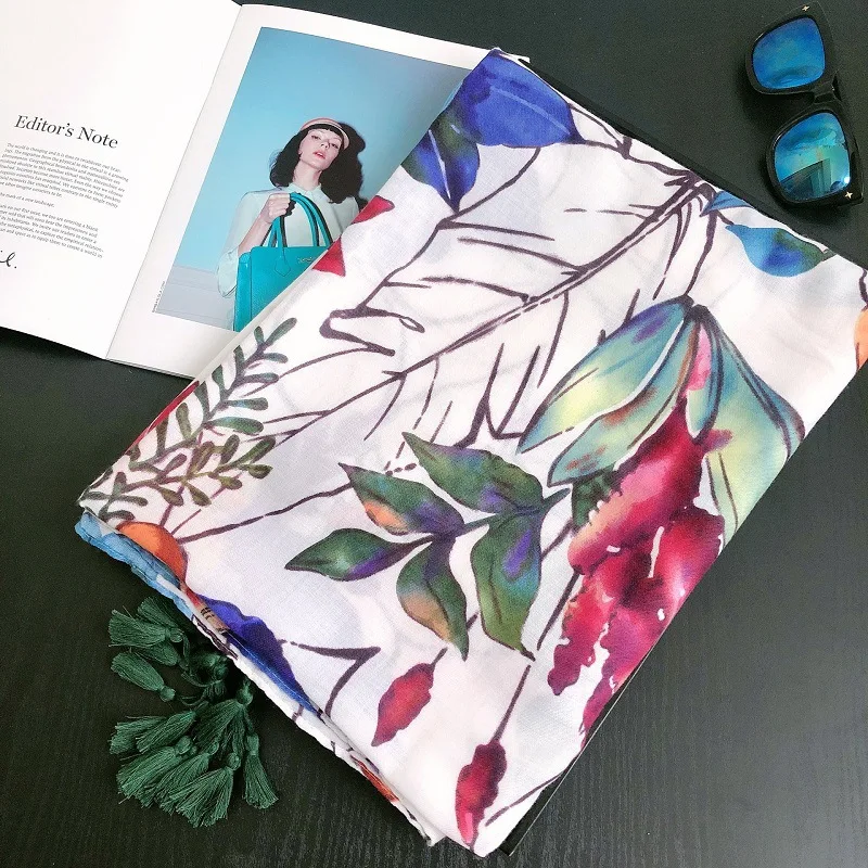 2020 Spain Luxury Fashion Floral Chain Tassel Viscose Shawl Scarf High Quality Neckerchief Pashmina Foulard Muslim Hijab Sjaal
2020 Spain Luxury Fashion Floral Chain Tassel Viscose Shawl Scarf High Quality Neckerchief Pashmina Foulard Muslim Hijab Sjaal