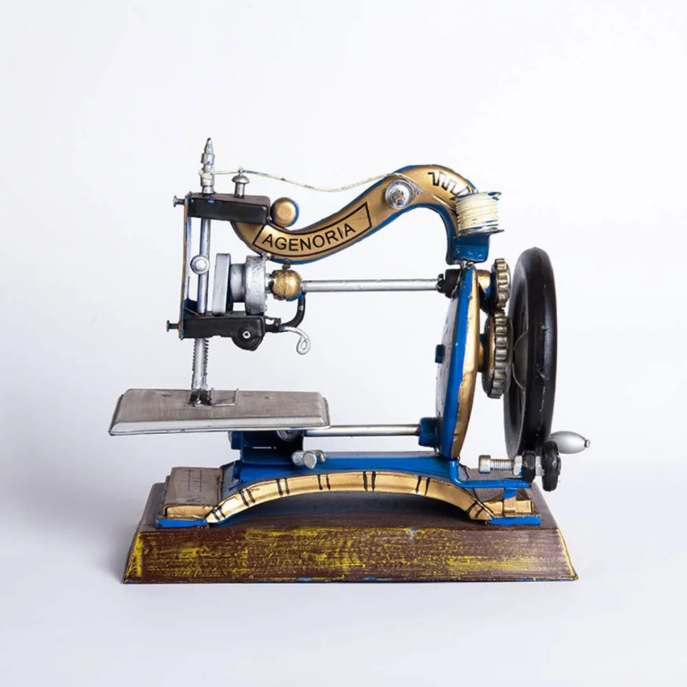 Antique old-fashioned sewing machine model, antique furniture, bar, cafe, creative little ornament crafts
Antique old-fashioned sewing machine model, antique furniture, bar, cafe, creative little ornament crafts
