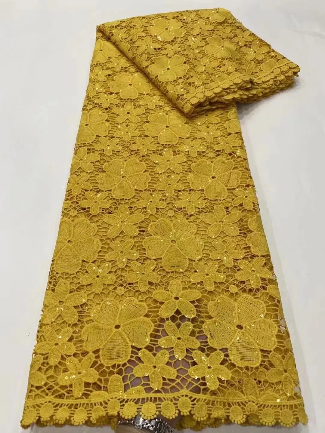 African Lace Fabric For Wedding Dress 2021 High Quality French Sequins Lace Fabric Fashion Nigerian Lace Fabrics 
African Lace Fabric For Wedding Dress 2021 High Quality French Sequins Lace Fabric Fashion Nigerian Lace Fabrics