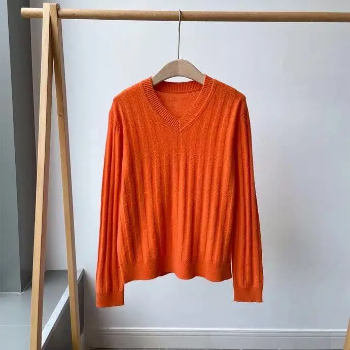 2021 New Fall Runway Vintage Cashmere Pullover Sweater Women Jacquard V-Neck Long Sleeve Retro Knitted Sweater Chic Loose Jumper
2021 New Fall Runway Vintage Cashmere Pullover Sweater Women Jacquard V-Neck Long Sleeve Retro Knitted Sweater Chic Loose Jumper