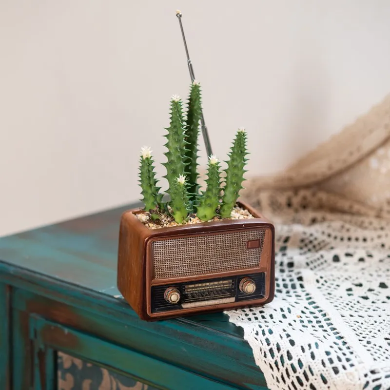 Personalised Home Decor Creative Retro Radio Shape Room Decoration Flower Pot for Home Multi-purpose Potted Resin Crafts
Personalised Home Decor Creative Retro Radio Shape Room Decoration Flower Pot for Home Multi-purpose Potted Resin Crafts