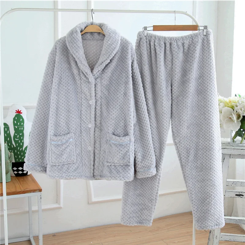 Winter Thick Flannel Pajamas For Men 2 Piece Set Pajama Pants Couple Pajamas Soft Warm Home Clothes Long Sleeve Sleepwear Sets
Winter Thick Flannel Pajamas For Men 2 Piece Set Pajama Pants Couple Pajamas Soft Warm Home Clothes Long Sleeve Sleepwear Sets