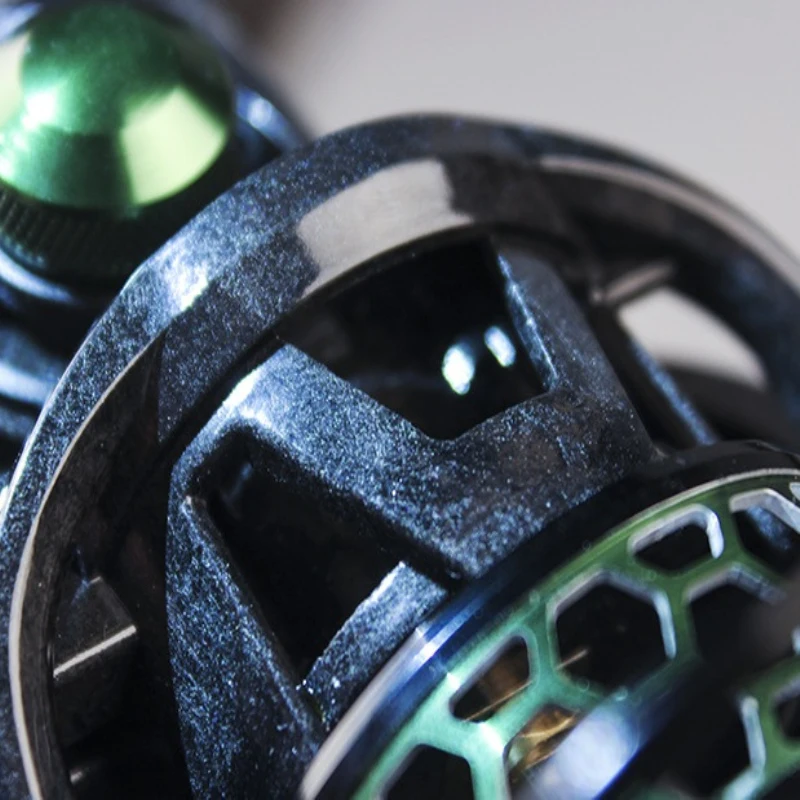 Spinning Reel Fishing Reel 5.2:1 9+1BB Ultralight Carbon Fiber Spinning Wheel Aluminum Spool Carp Trout Fishing Reel
Spinning Reel Fishing Reel 5.2:1 9+1BB Ultralight Carbon Fiber Spinning Wheel Aluminum Spool Carp Trout Fishing Reel