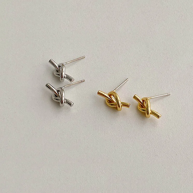 Korean Fashion Metal Earrings Simple Irregular Geometric Earrings for Women Party Gift Jewelry
Korean Fashion Metal Earrings Simple Irregular Geometric Earrings for Women Party Gift Jewelry