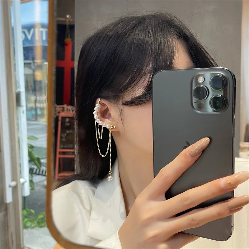 Adolph Imitation Pearls Tassel Stud Earring 2021 New Ear Jewelry Korean Sweet Fashion Asymmetry Earring Woman Trendy Accessories
Adolph Imitation Pearls Tassel Stud Earring 2021 New Ear Jewelry Korean Sweet Fashion Asymmetry Earring Woman Trendy Accessories