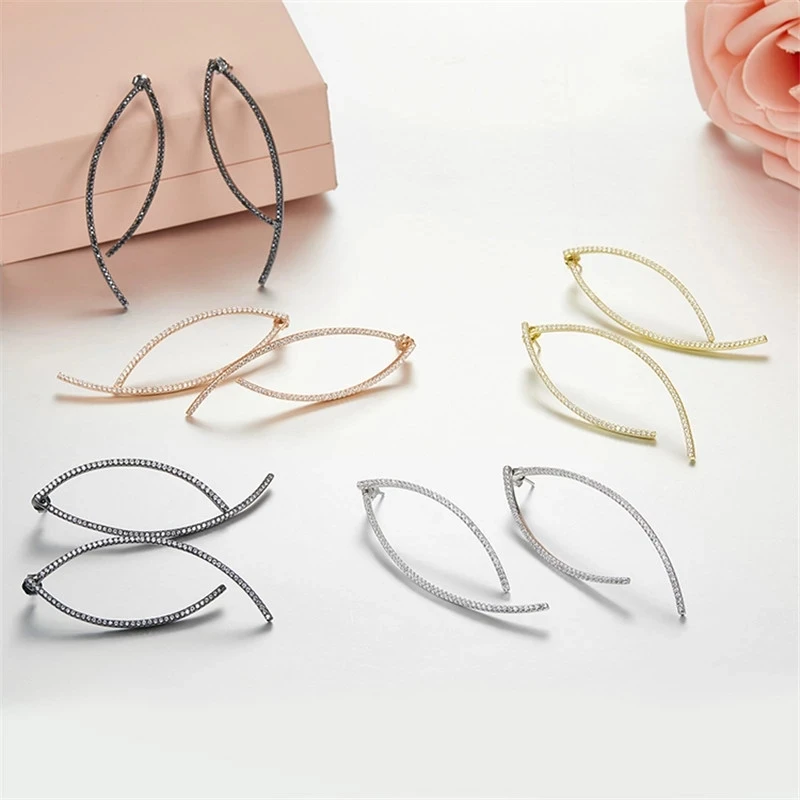 Женские серьги из серебра 925 пробы, с фианитами
Женские серьги из серебра 925 пробы, с фианитами