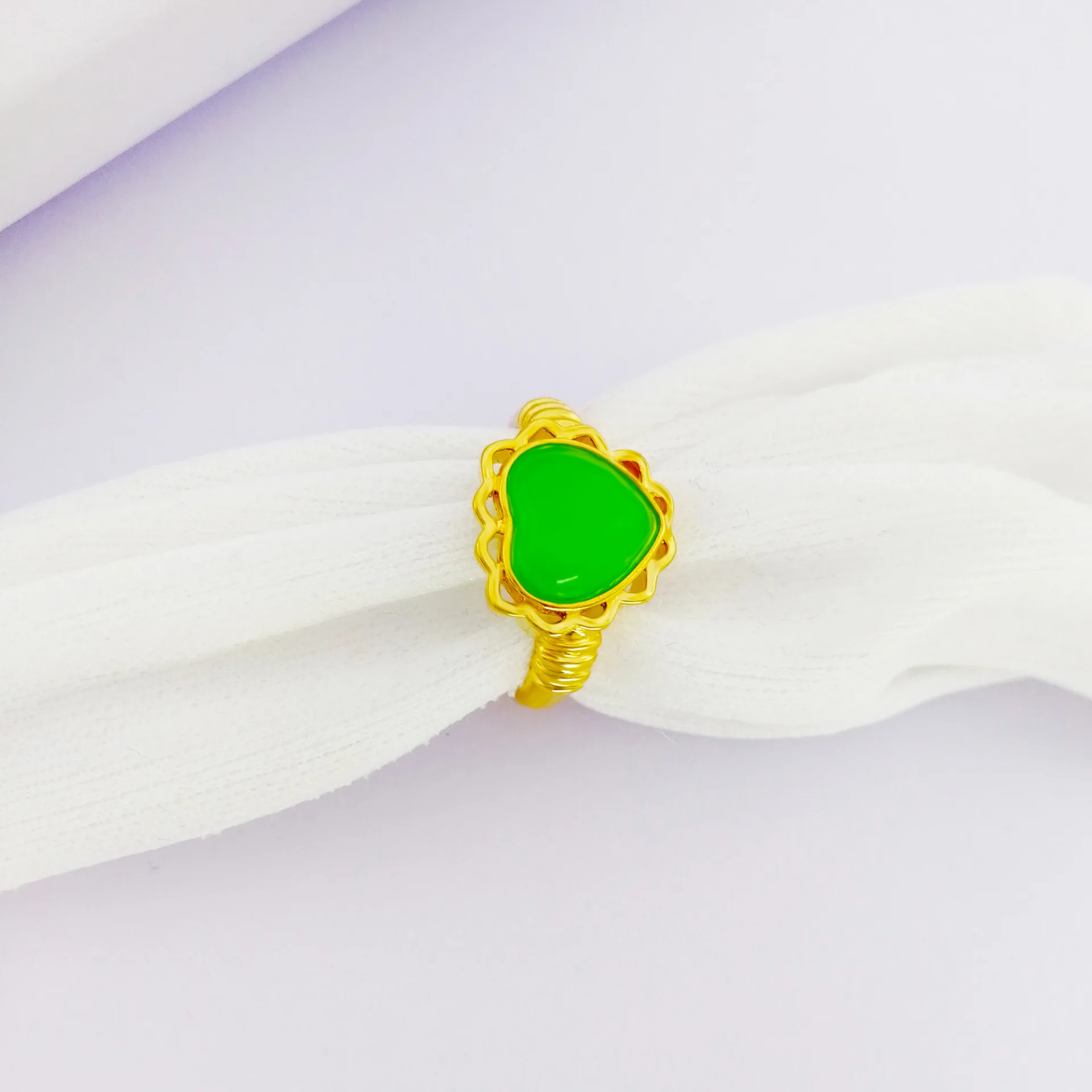 Fashion 14K Gold Ring for Men and Women Wedding Engagement Jewelry Heart Shape Oval Gemstone Yellow Gold Couple Ring Jewelry
Fashion 14K Gold Ring for Men and Women Wedding Engagement Jewelry Heart Shape Oval Gemstone Yellow Gold Couple Ring Jewelry