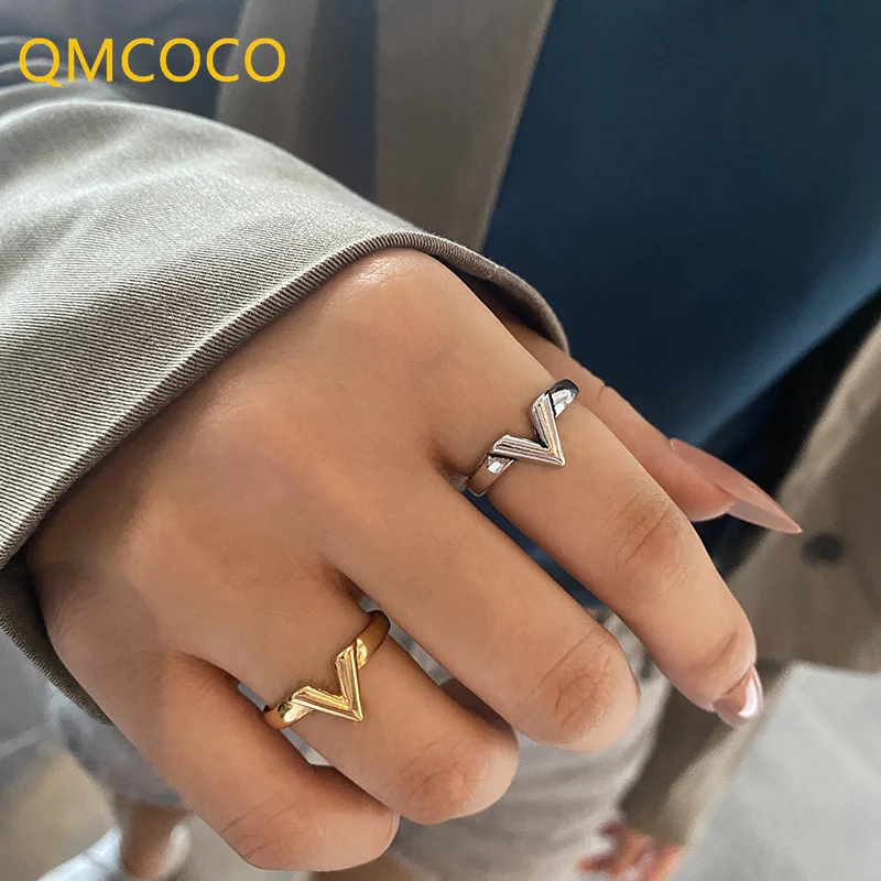 QMCOCO 925 серебро корейский дизайн уникальные английские буквы V-образные кольца для женщин модные креативные с вырезами геометрические подар...
QMCOCO 925 серебро корейский дизайн уникальные английские буквы V-образные кольца для женщин модные креативные с вырезами геометрические подар...