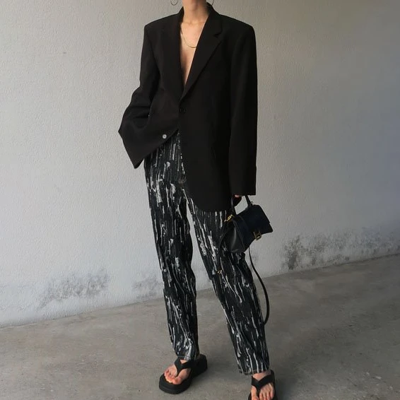 Women Casual Straight-leg Jeans with Pockets, Black High Waist Loose Style Trousers, S/ M/ L
Women Casual Straight-leg Jeans with Pockets, Black High Waist Loose Style Trousers, S/ M/ L
