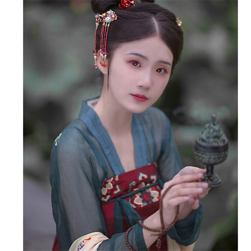 Traditional Chinese Fashion For Women Hanfu Vintage Ancient Costume Tang Suit Festival New Year Folk Dance Court Fairy Dress
Traditional Chinese Fashion For Women Hanfu Vintage Ancient Costume Tang Suit Festival New Year Folk Dance Court Fairy Dress