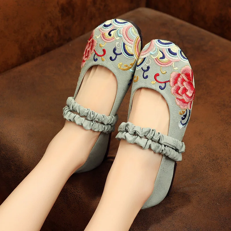 2021 Summer New Leisure Jelly Bottom Art Cotton And Linen National Style Embroidered Women's Shoes
2021 Summer New Leisure Jelly Bottom Art Cotton And Linen National Style Embroidered Women's Shoes