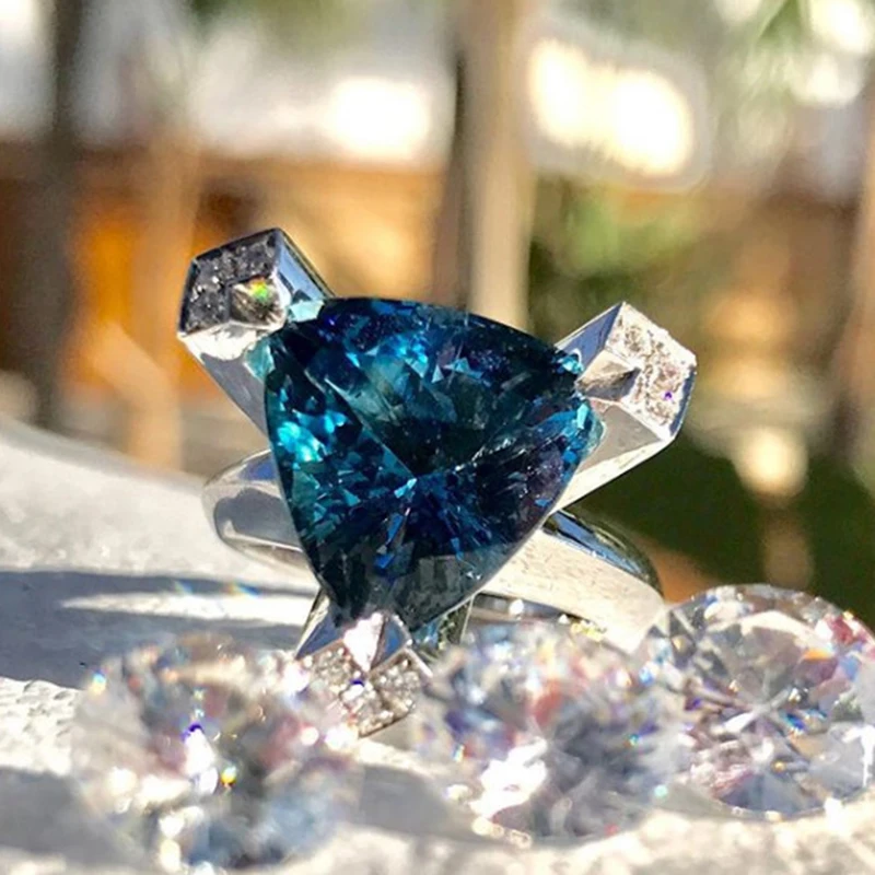 Exquisite Light Blue Crystal Rings For Women Triangle Rhinestone Full Design Sense Silver Color Jewelry Anniversary Ring L4T715
Exquisite Light Blue Crystal Rings For Women Triangle Rhinestone Full Design Sense Silver Color Jewelry Anniversary Ring L4T715