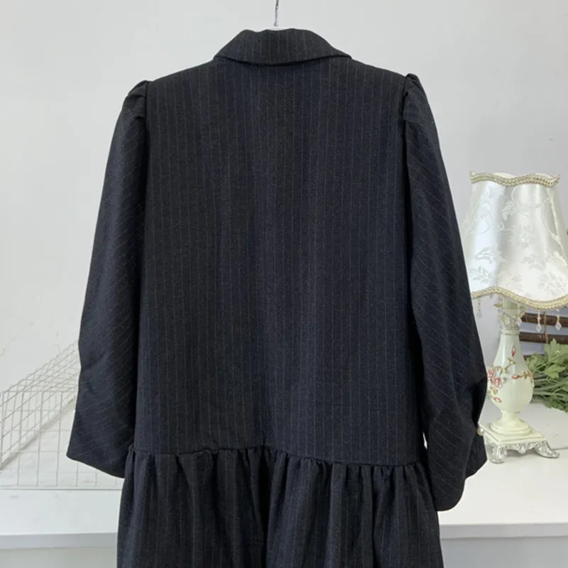 LANMREM 2021 Autumn White Stripe Loose Single-breasted Turn-down Collar Casual Knee-length Dress For Women Fashion Tide 2A1837
LANMREM 2021 Autumn White Stripe Loose Single-breasted Turn-down Collar Casual Knee-length Dress For Women Fashion Tide 2A1837