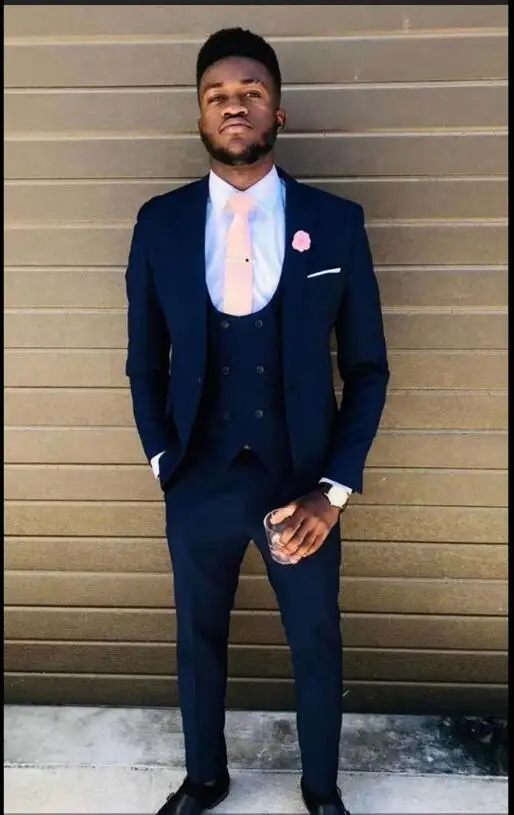 MEN suits 2019 new slim fit navy blue jacket with pants vest 3 piece Business Formal Groom Wedding Dress Tuxedos Suit singer set
MEN suits 2019 new slim fit navy blue jacket with pants vest 3 piece Business Formal Groom Wedding Dress Tuxedos Suit singer set