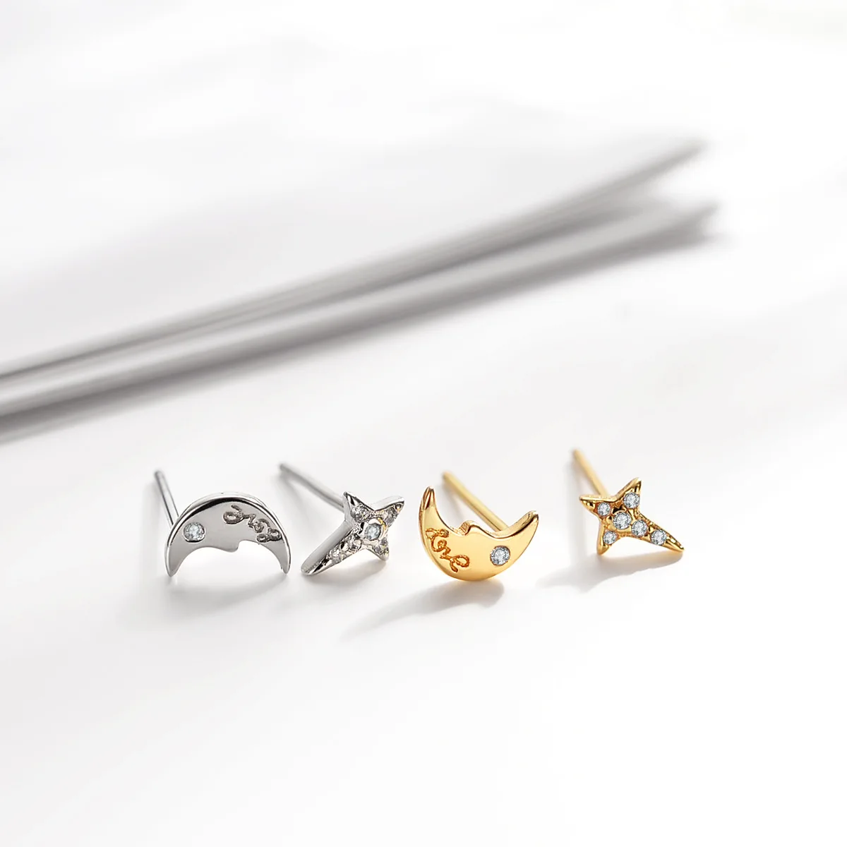 2021 New Style Gold-plated Four Pointed Star Moons Asymmetric Earrings Fashion Inlay Zircon Earrings Charm Lady Cocktail Jewelry
2021 New Style Gold-plated Four Pointed Star Moons Asymmetric Earrings Fashion Inlay Zircon Earrings Charm Lady Cocktail Jewelry