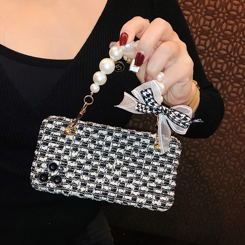 Knitted Plush Phone Case For Iphone 12 Pro Max Mini 11 Pro Xs Max X Xr 7 8 With Pearl Bracelet
Knitted Plush Phone Case For Iphone 12 Pro Max Mini 11 Pro Xs Max X Xr 7 8 With Pearl Bracelet