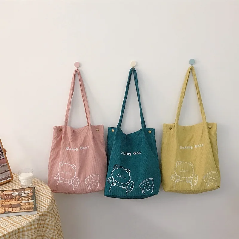 Women Corduroy Hand Bag 2021 New Cute Bear Embroidery Shoulder Bags Ladies Daily Shopping Bag Large Capacity Students Books Bag
Women Corduroy Hand Bag 2021 New Cute Bear Embroidery Shoulder Bags Ladies Daily Shopping Bag Large Capacity Students Books Bag