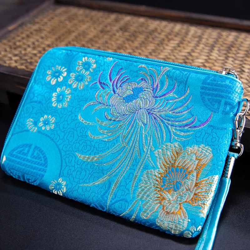 Chinese style special gift zipper storage bag embroidered women's small bag for friends
Chinese style special gift zipper storage bag embroidered women's small bag for friends