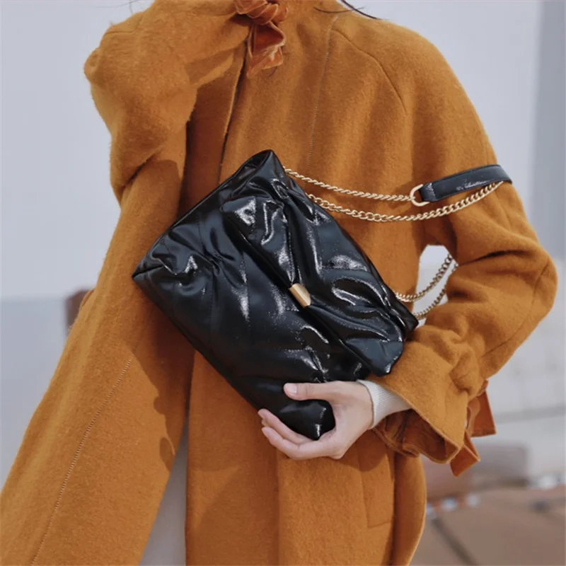 2022 Spring/summer Soft Leather Shoulder Bag Ladies Luxury Handbags Large Capacity Crossbody Bag Fashion Folds Flap Tote Bag
2022 Spring/summer Soft Leather Shoulder Bag Ladies Luxury Handbags Large Capacity Crossbody Bag Fashion Folds Flap Tote Bag