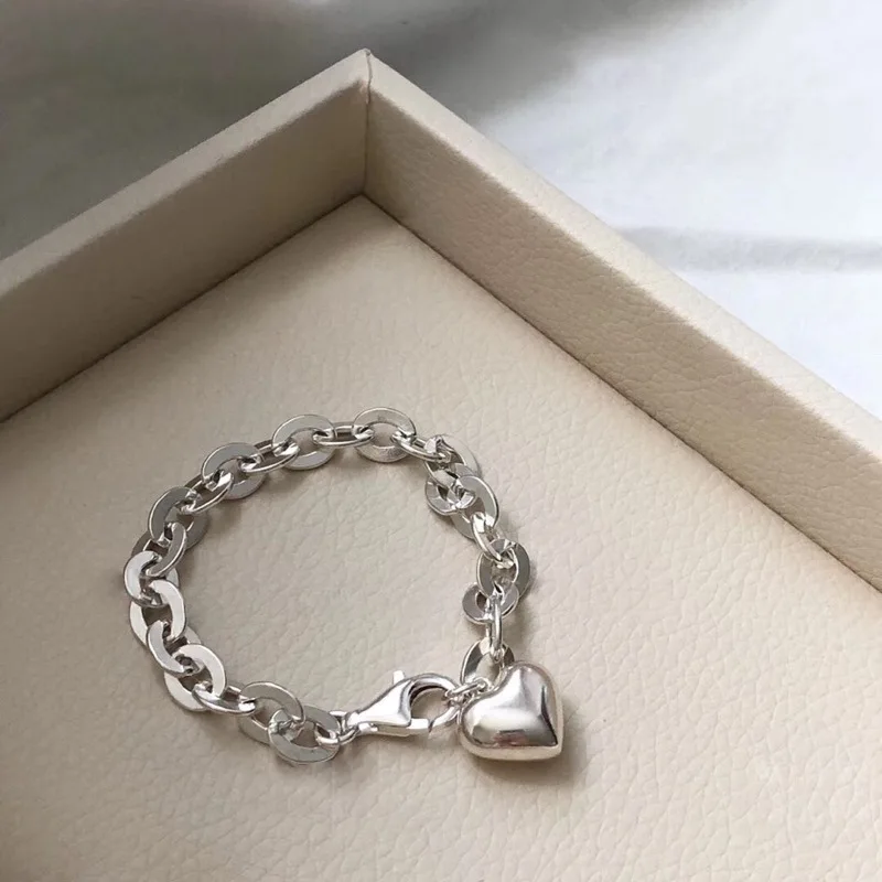Korea 925 Sterling Silver love peach Bracelet East Gate Heart Bracelet hollow round chain design ins women's disco Bracelet
Korea 925 Sterling Silver love peach Bracelet East Gate Heart Bracelet hollow round chain design ins women's disco Bracelet