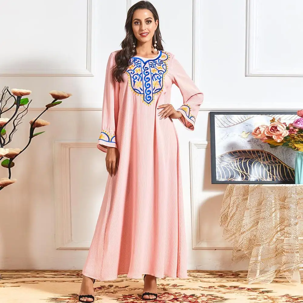 Plus Size Pink Striped Women Maxi Dress Ethnic Blue and Yellow Embroidery Muslim Fashion Abayas Long Pleated Dresses Vestidos
Plus Size Pink Striped Women Maxi Dress Ethnic Blue and Yellow Embroidery Muslim Fashion Abayas Long Pleated Dresses Vestidos