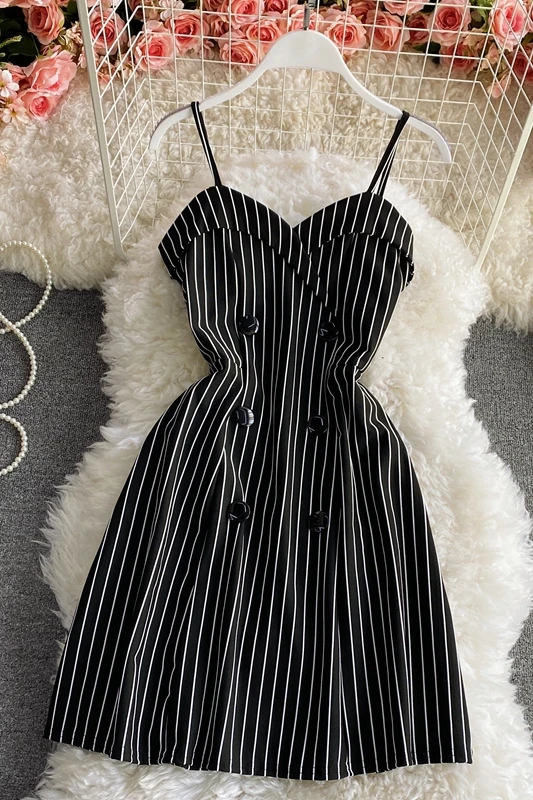 Vestidos Elegant Sexy strapless back tube top strap dress deep V neck casual A-line dress for womens striped mini dress summer
Vestidos Elegant Sexy strapless back tube top strap dress deep V neck casual A-line dress for womens striped mini dress summer